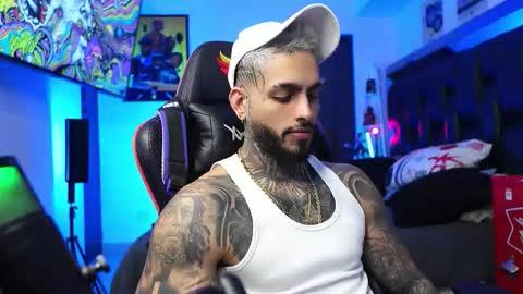 logan_hugh8 online show from February 6, 2:49 am