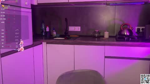 Logan online show from October 15, 6:08 pm