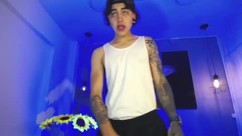 logan_peach5 online show from September 17, 11:23 am