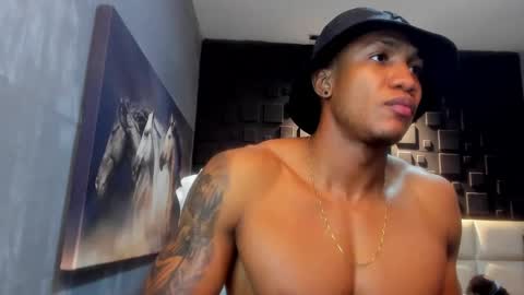logan_varela online show from December 19, 7:07 am