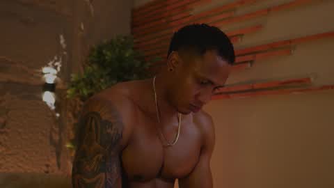 logan_varela online show from October 21, 11:05 pm