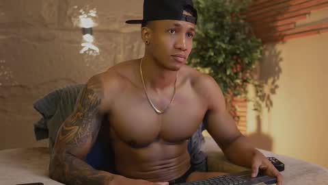 logan_varela online show from November 13, 6:18 pm