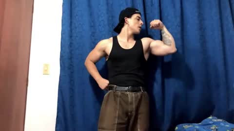 Snapshot of logan_x3 chatting on December 10, 1:22 am Logan online show from December 10, 1:22 am