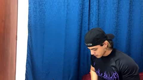 Snapshot of logan_x3 chatting on January 5, 3:43 am Logan online show from January 5, 3:43 am