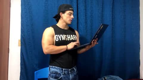 Snapshot of logan_x3 chatting on January 9, 4:19 am Logan online show from January 9, 4:19 am