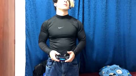 Snapshot of logan_x3 chatting on January 14, 4:25 am Logan online show from January 14, 4:25 am