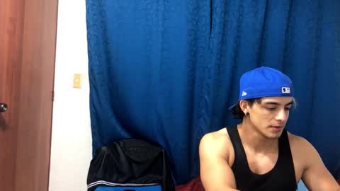 Snapshot of logan_x3 chatting on January 16, 4:17 am Logan online show from January 16, 4:17 am