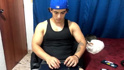 Snapshot of logan_x3 chatting on January 16, 7:28 am Logan online show from January 16, 7:28 am