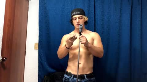 Snapshot of logan_x3 chatting on January 18, 7:17 am Logan online show from January 18, 7:17 am