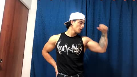 Snapshot of logan_x3 chatting on January 20, 3:15 am Logan online show from January 20, 3:15 am