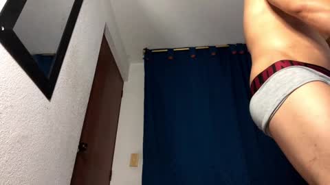 Snapshot of logan_x3 chatting on February 19, 7:50 am Logan online show from February 19, 7:50 am