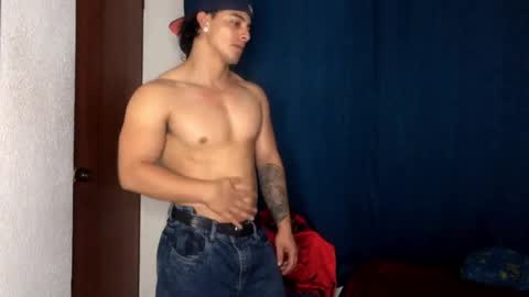 Snapshot of logan_x3 chatting on February 20, 5:12 am Logan online show from February 20, 5:12 am