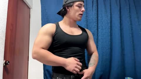 Snapshot of logan_x3 chatting on October 19, 4:35 am Logan online show from October 19, 4:35 am