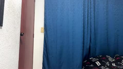 Snapshot of logan_x3 chatting on November 11, 4:12 am Logan online show from November 11, 4:12 am