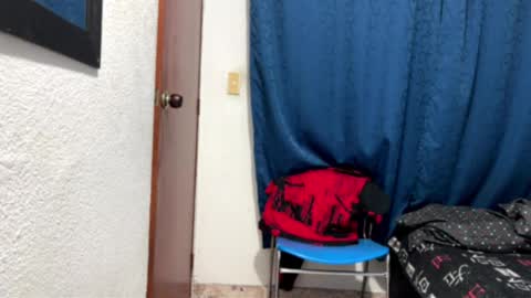 Snapshot of logan_x3 chatting on November 17, 4:40 am Logan online show from November 17, 4:40 am