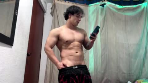 Snapshot of logan_x3 chatting on February 5, 5:12 am Logan online show from February 5, 5:12 am