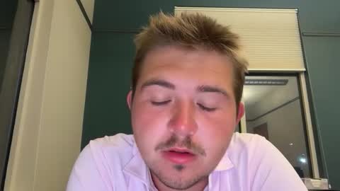 loganbent online show from May 14, 1:34 am