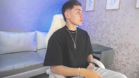 Snapshot of loganfoster_ chatting on January 5, 8:12 pm Loganfoster online show from January 5, 8:12 pm