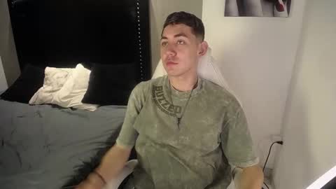 Snapshot of loganfoster_ chatting on February 5, 8:13 pm Loganfoster online show from February 5, 8:13 pm
