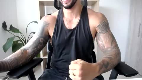 Snapshot of loganhod chatting on July 2, 10:49 pm Logan Wolfp online show from July 2, 10:49 pm