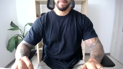 Snapshot of loganhod chatting on July 18, 9:07 pm Logan Wolfp online show from July 18, 9:07 pm