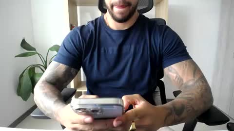 Snapshot of loganhod chatting on July 20, 10:01 pm Logan Wolfp online show from July 20, 10:01 pm