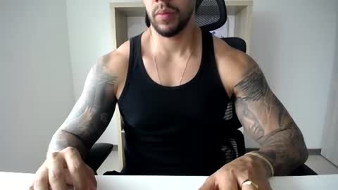 Snapshot of loganhod chatting on August 3, 4:44 pm Logan Wolfp online show from August 3, 4:44 pm