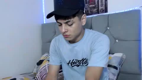 loganjhonson19 online show from February 1, 2:32 am