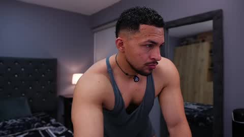loganmartinx online show from May 9, 11:54 pm