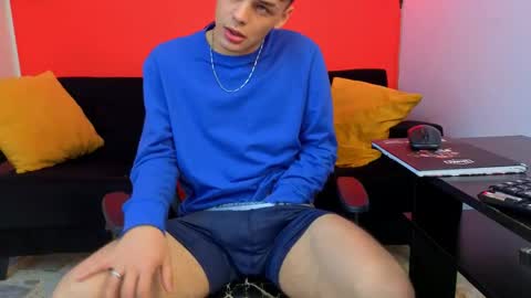 logansteel_ online show from May 13, 5:16 am