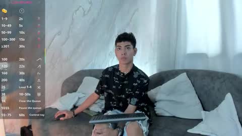 logantwink18 online show from February 22, 4:16 pm