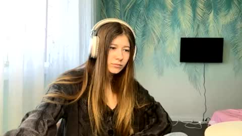 Kate online show from March 31, 8:04 am