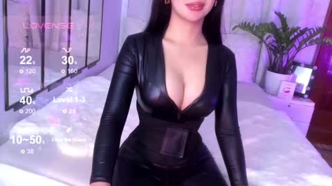 Snapshot of loisewilliams chatting on January 30, 8:54 am Mistress L online show from January 30, 8:54 am