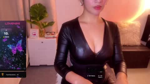Mistress L online show from May 13, 8:27 pm