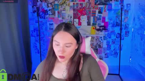 Lola online show from February 6, 11:02 am