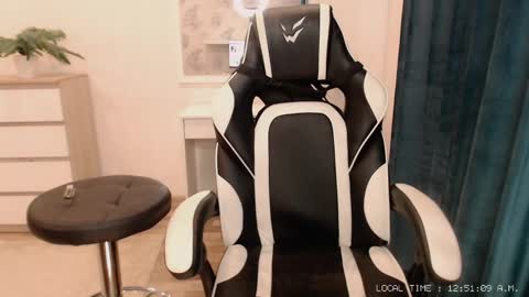 Snapshot of lola_anderson chatting on February 3, 7:51 am Lola online show from February 3, 7:51 am