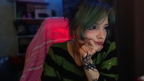 lola online show from November 27, 9:44 am