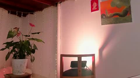 Snapshot of lola_cocks chatting on January 31, 2:04 am mara online show from January 31, 2:04 am