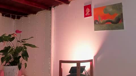 Snapshot of lola_cocks chatting on February 13, 1:40 am mara online show from February 13, 1:40 am