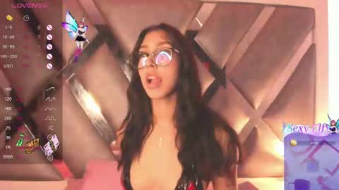 Snapshot of lola_js chatting on February 24, 9:31 pm lola_js online show from February 24, 9:31 pm