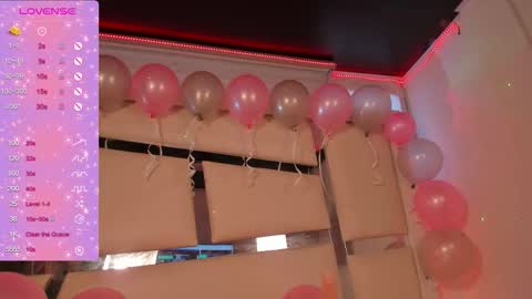 Snapshot of lola_js chatting on October 10, 9:14 pm lola_js online show from October 10, 9:14 pm