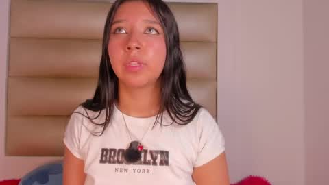 Snapshot of lola_js chatting on April 16, 10:01 pm lola_js online show from April 16, 10:01 pm