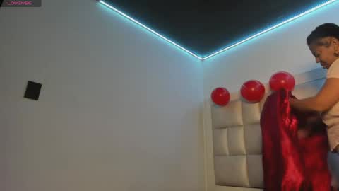 lola_js online show from May 9, 11:59 am