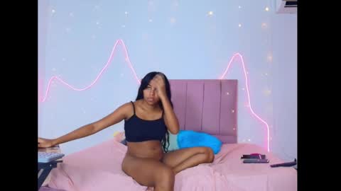 lola_lustrum online show from June 11, 2:37 pm