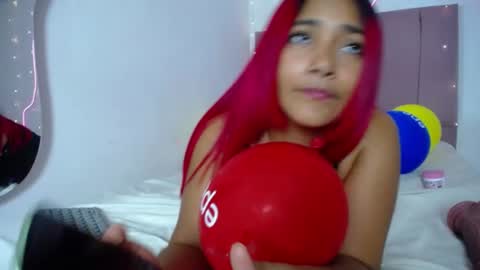 Snapshot of lola_lustrum chatting on July 2, 2:56 pm lola_lustrum online show from July 2, 2:56 pm