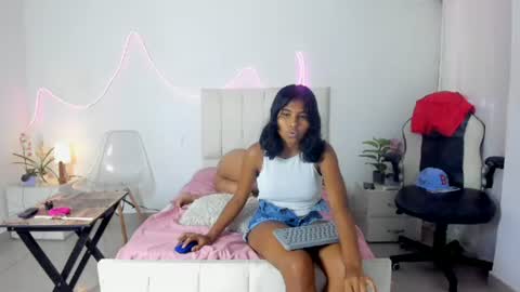 Snapshot of lola_lustrum chatting on July 28, 4:39 pm lola_lustrum online show from July 28, 4:39 pm