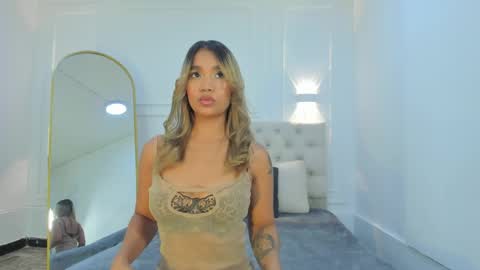 Snapshot of lola_red956680 chatting on April 6, 7:26 pm lola red online show from April 6, 7:26 pm