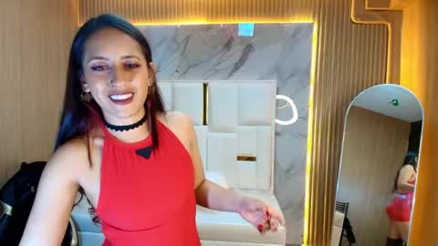 Snapshot of lola_roses_tf chatting on March 19, 8:46 pm Lola online show from March 19, 8:46 pm