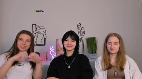 Snapshot of lola_swon chatting on September 23, 8:50 am Lola online show from September 23, 8:50 am