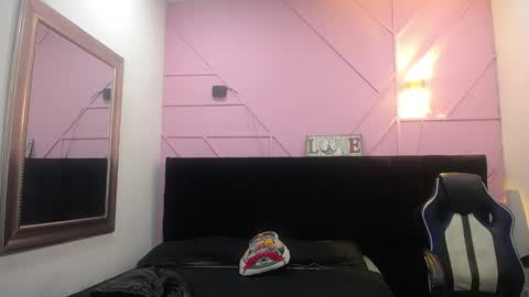 Lola Vecassalt online show from September 17, 12:40 pm